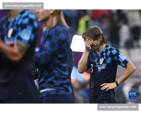 寂静的蓝白：梅西在卢赛尔更衣室的 45 分钟